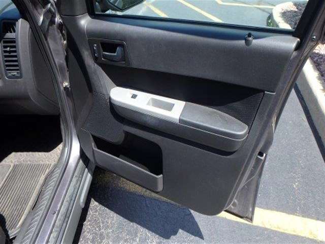 Ford Escape 2009 photo 17